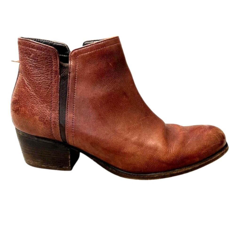 Clarks Cognac Leather Ankle Booties Block Heel Side Zip Comfort Boots Size 8.5